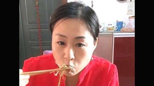 娱乐吃瓜酱 网友吃瓜,网友热议，吃瓜群众狂欢时刻！